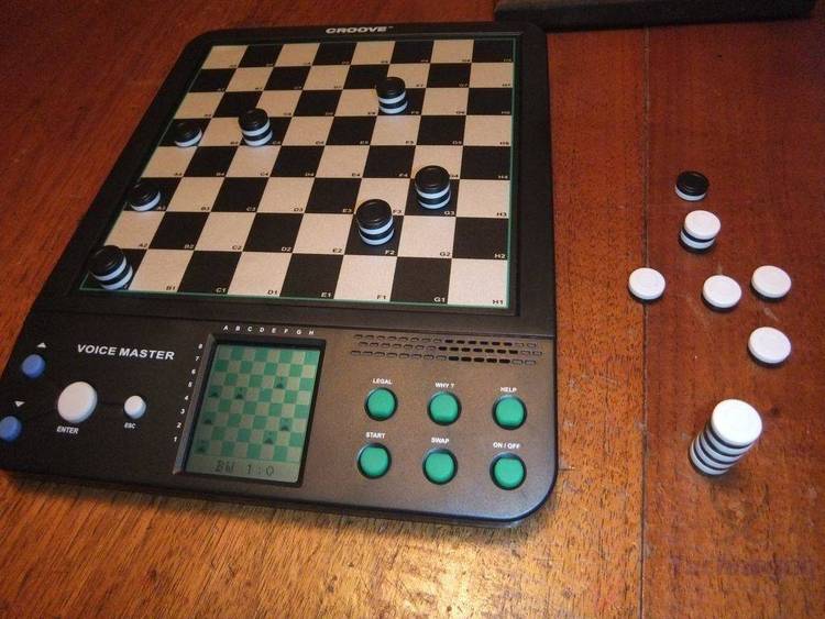Aggression - board game similar to checkers. Mouse required.