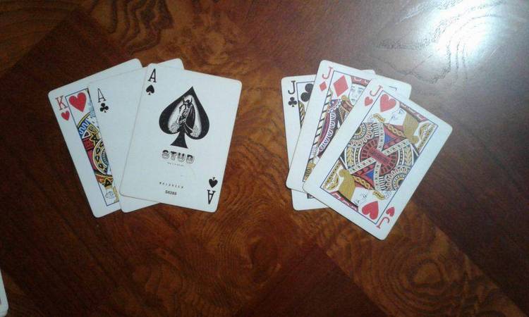 A card game which combines poker and solitare.