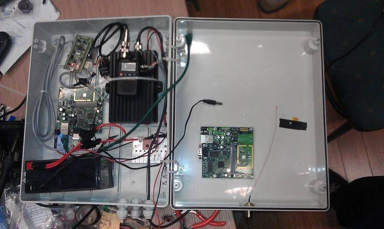 TNC radio packet controller for PCs.
